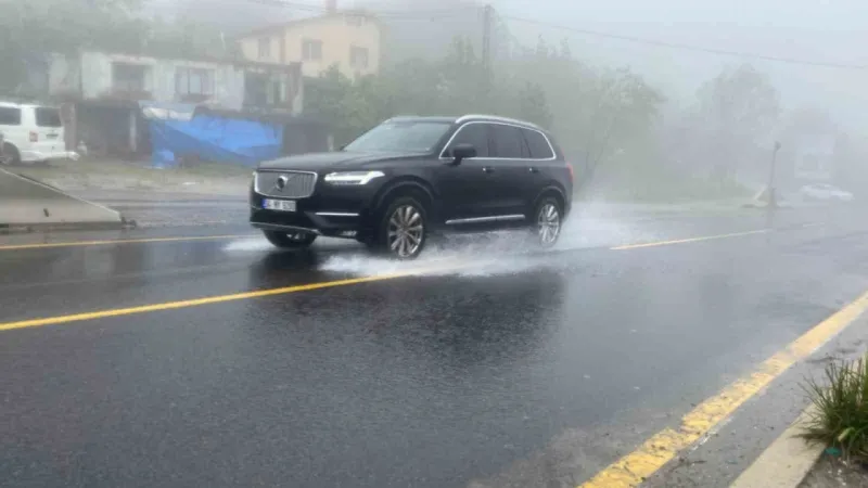 Bolu Dağı’nda sis ve yağış etkili oluyor