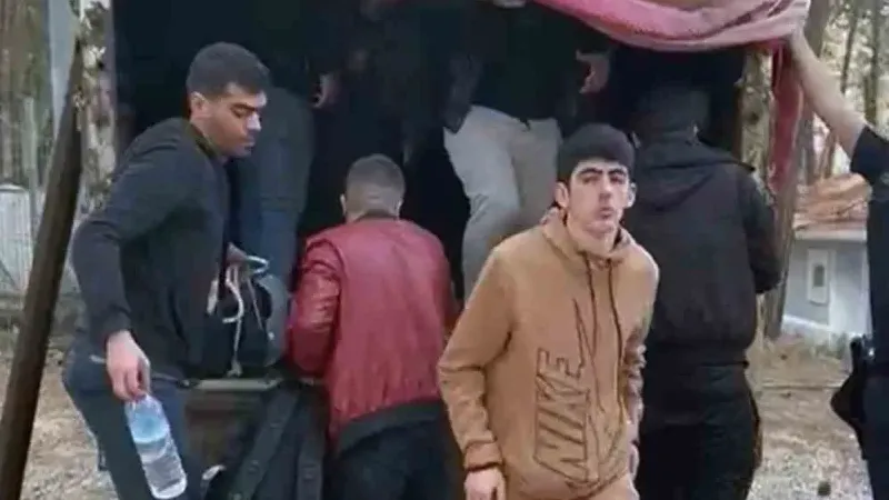Göçmen kaçakçıları tutuklandı