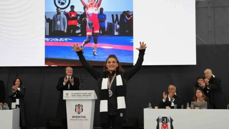 Hasan Arat: “Bu kongrede Beşiktaş’ı farklı yerlere götüreceğimiz belli oldu”