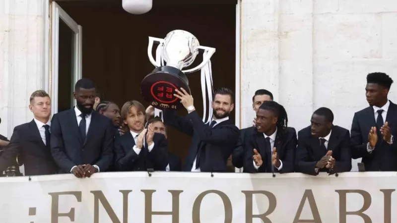 Real Madrid, şampiyonluk turu attı