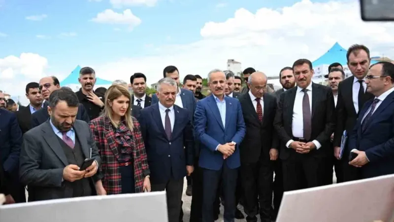 Bakan Uraloğlu, Malatya Çevreyolunda incelemelerde bulundu