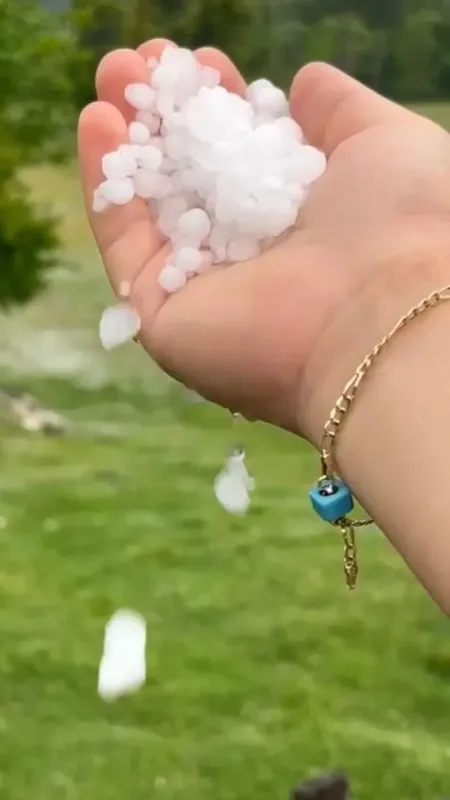 Antalya’da dolu sürprizi