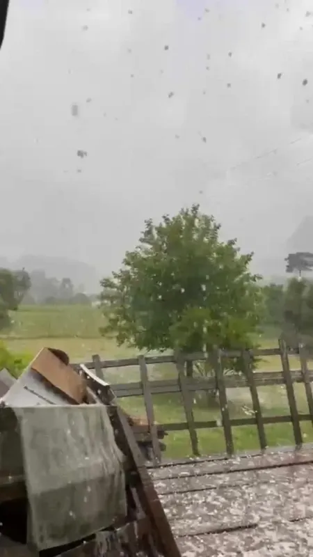 Antalya’da dolu sürprizi