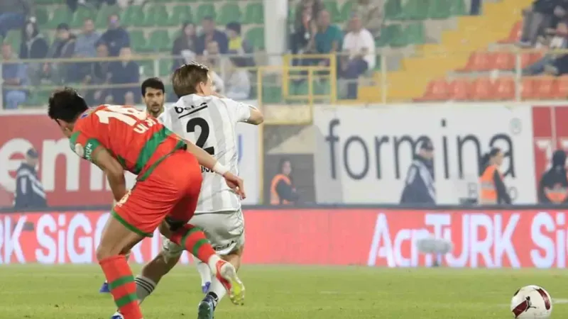 Trendyol Süper Lig: Alanyaspor: 1 - Beşiktaş: 1 (Maç sonucu)