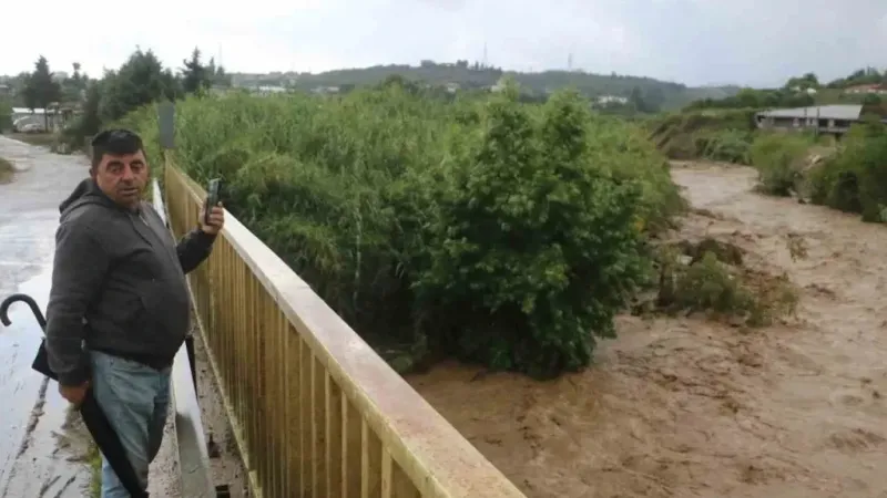 Kuvvetli yağışın etkili olduğu Hatay’da eğitime kısmi olarak 1 gün ara verildi