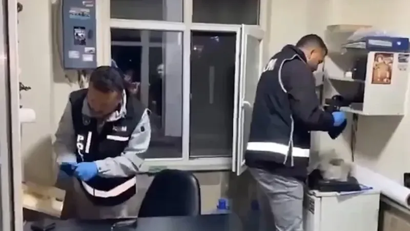 OSB’deki iş yerine operasyon: Yüzlerce uzun namlulu silah fişeği ele geçirildi