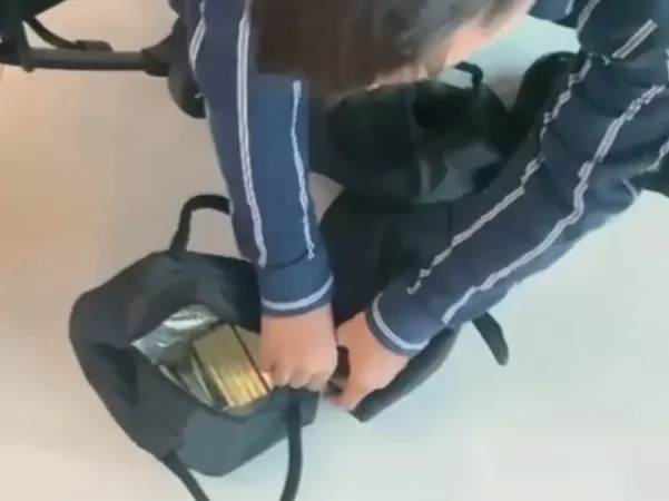 İstanbul Havalimanı’nda ilginç operasyon: Bebek arabasından servet çıktı