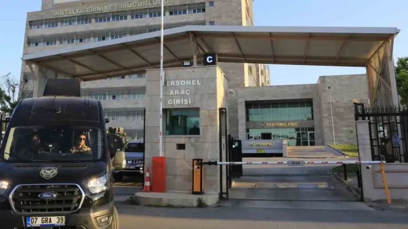 Antalya’da sosyal medya üzerinden uyuşturucu satışına eş zamanlı operasyon