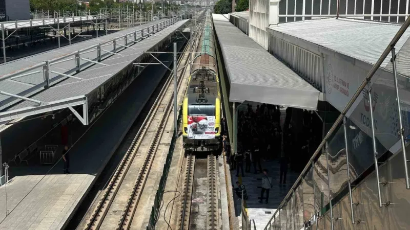 Afganistan’a yardım malzemesi taşıyacak ‘İyilik Treni’nin 20’incisi Ankara’dan hareket etti