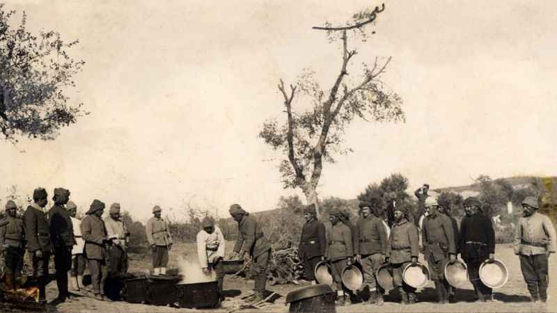 ’Üzüm hoşaflı Çanakkale menüsü’ yanlış, ’etli nohut, zeytinyağlı bakla’ doğru