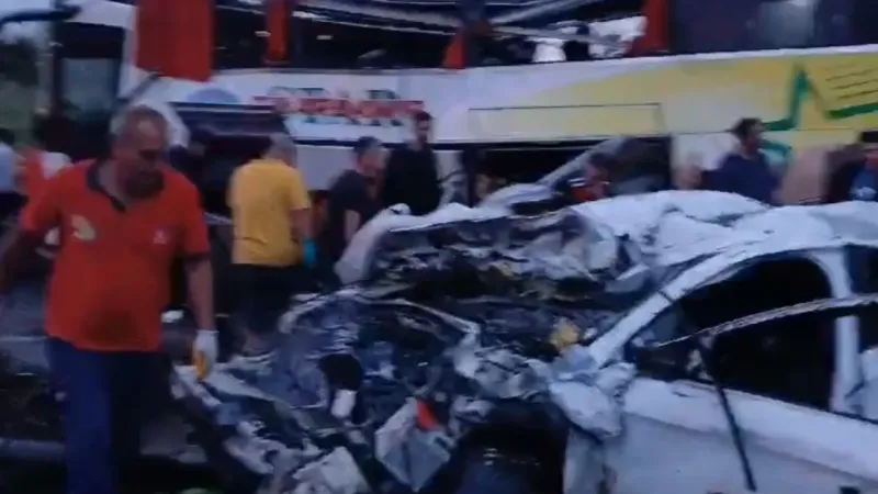 Mersin’de feci kaza: 10 ölü, 39 yaralı