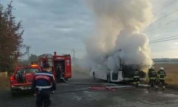 Tekirdağ’da işçi otobüsü yandı