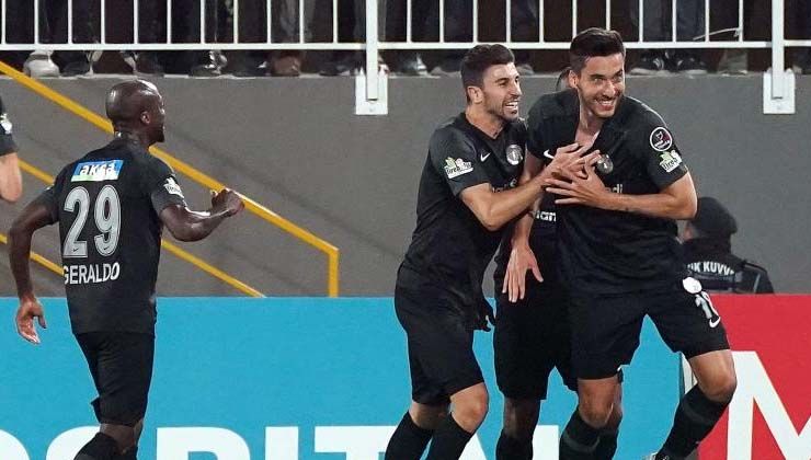 Ümraniyespor ilk galibiyetini Corendon Alanyaspor karşısında aldı