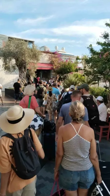 Kuşadası’ndan Sisam Adası’na akın ettiler