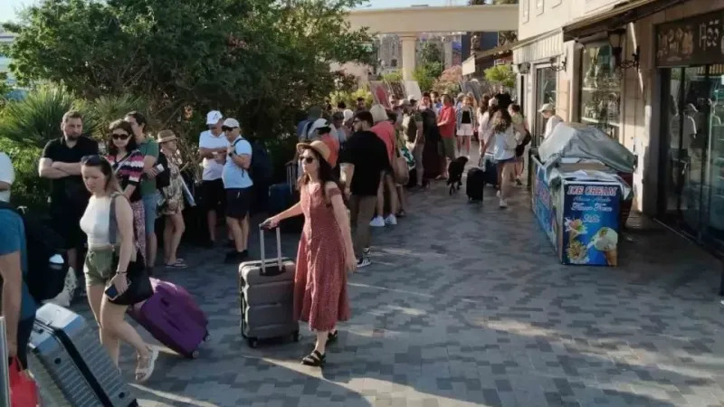 Kuşadası’ndan Sisam Adası’na akın ettiler