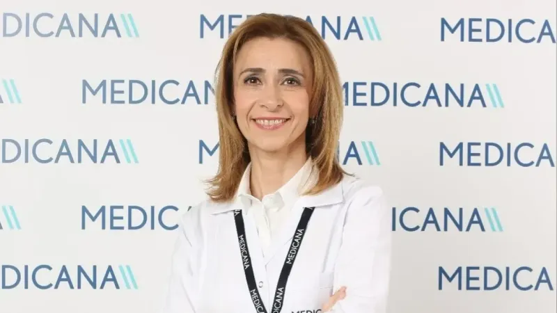 Makyaj yaparken göz sağlığına dikkat edin Makyaj yaparken göz sağlığına dikkat edin