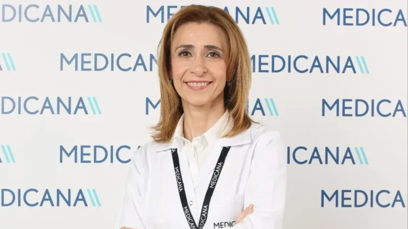 Makyaj yaparken göz sağlığına dikkat edin