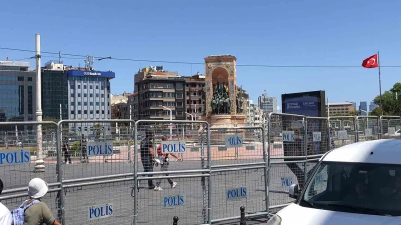 İstanbul Valiliği kararıyla Taksim ve Şişhane metro istasyonu kapatıldı