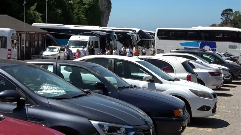 Amasra 8 günde nüfusunun 80 katı misafir ağırladı