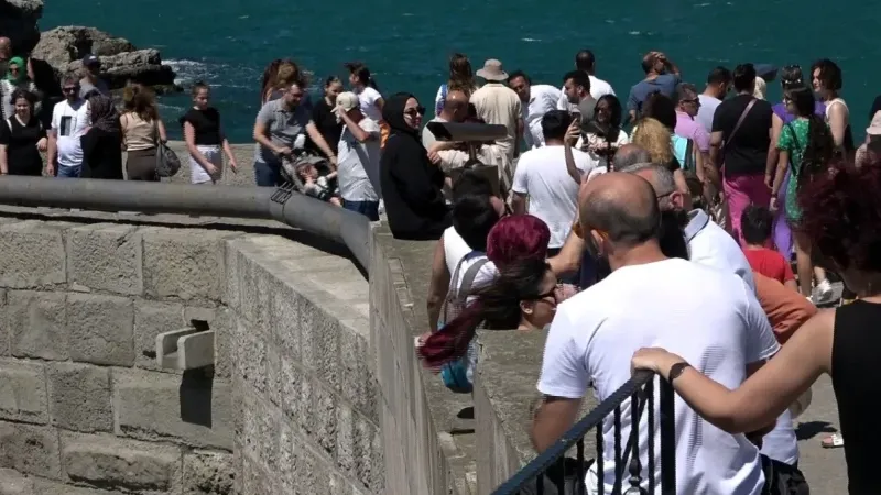 Amasra 8 günde nüfusunun 80 katı misafir ağırladı