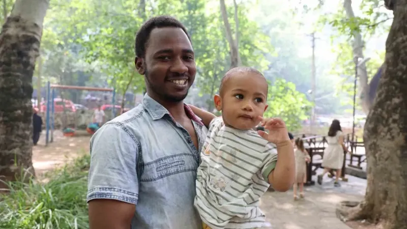 Adana sıcaklarına Afrikalılar bile hayret etti