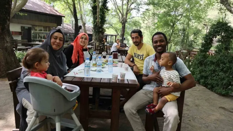 Adana sıcaklarına Afrikalılar bile hayret etti