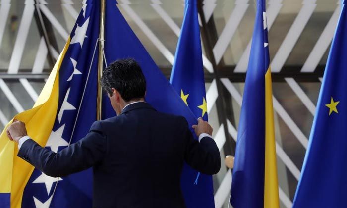 Bosna Hersek AB’ye adaylık statüsü kazandı