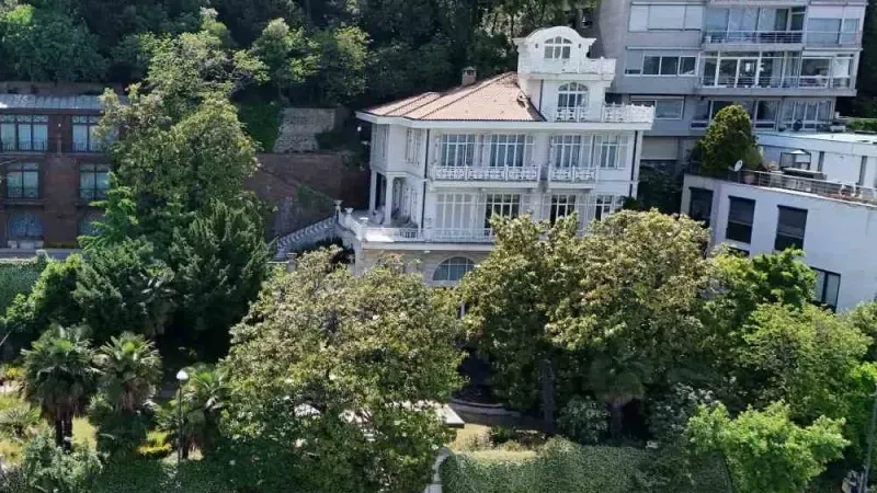 Akın İpek’in Bebek’teki yalısı 1,1 milyar liraya satıldı