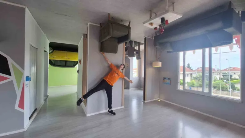 Trabzon’daki ‘Ters Ev’ Arap turistlerin ilgi odağı oldu