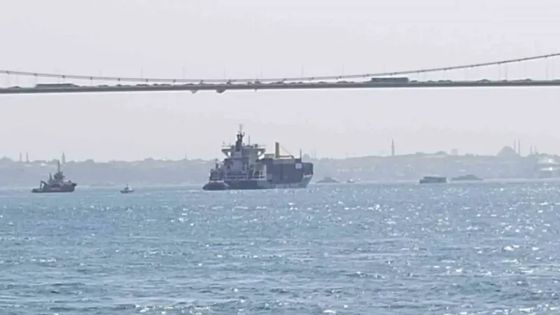 İstanbul Boğazı’nda gemi arıza yaptı, boğaz trafiği askıya alındı