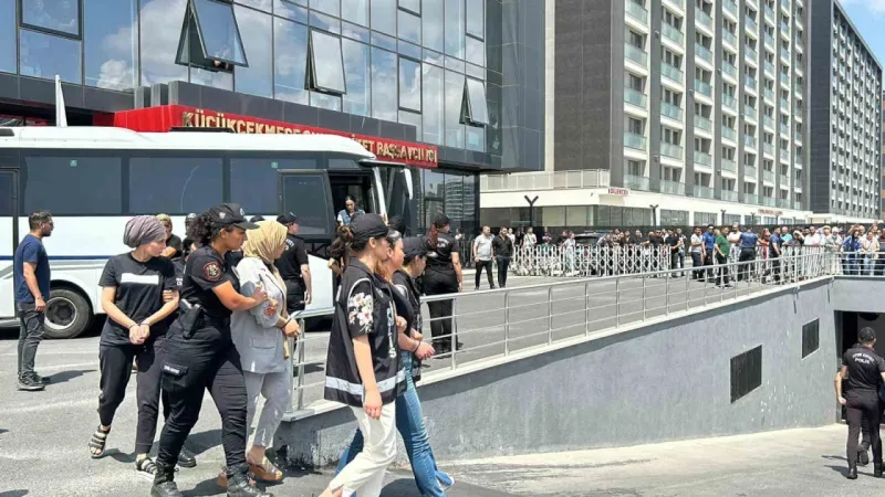 Fenomen soruşturmasında gözaltına alınan Neslihan ve İnanç Güngen’in de aralarında bulunduğu 45 şüpheli adliyede