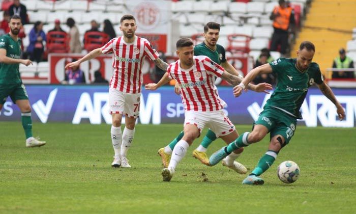 Antalyaspor ile Giresunspor puanları paylaştı