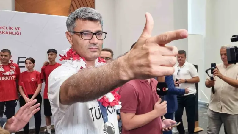 Yusuf Dikeç: "Elimden silahımı alanlar hariç, madalyamı 85 milyona armağan ediyorum"