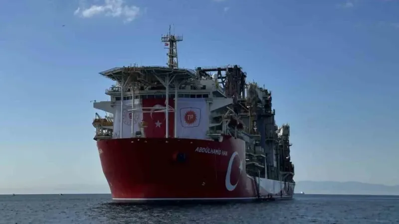 Abdülhamid Han sondaj gemisi yeni seferine çıktı; görev yeri Karadeniz’e uğurlandı