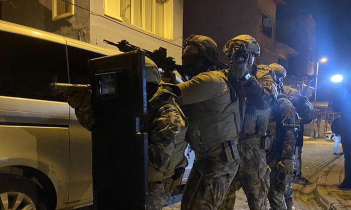 İstanbul’da uyuşturucu tacirlerine şafak operasyonu