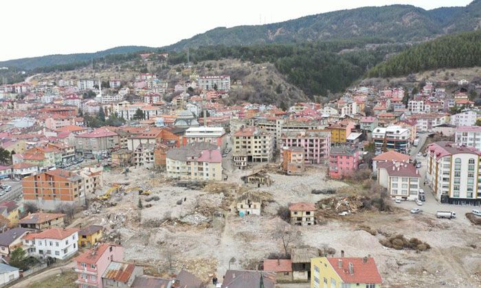 Bolu’da fay hattı üzerinde bulunan 700’ün üzerinde bina yıkılıyor