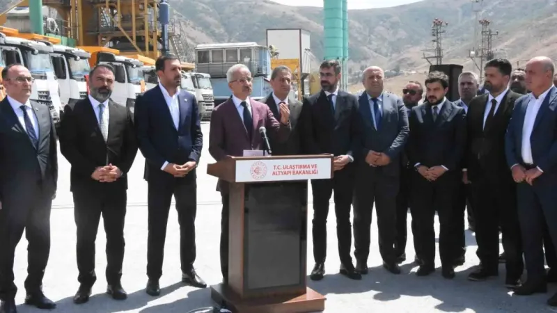 Bakan Uraloğlu: “40 dakikalık yol 5 dakikaya düşecek”
