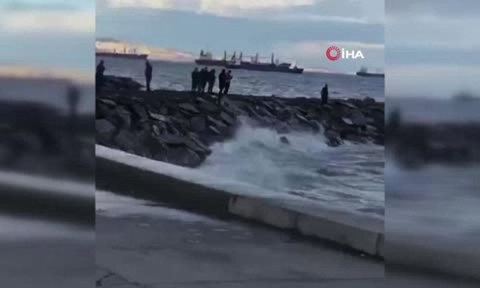 Zeytinburnu Sahili’nde görülen ceset rüzgarın etkisiyle denizde kayboldu