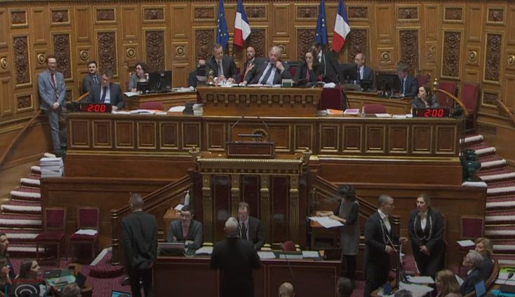 Fransız Senatosu, emeklilik yaşını 62’den 64’e çıkaran yasayı onayladı