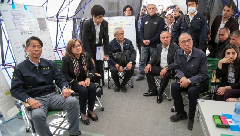 Japon Dışişleri Bakan Yardımcısı Deprem Bölgesinde