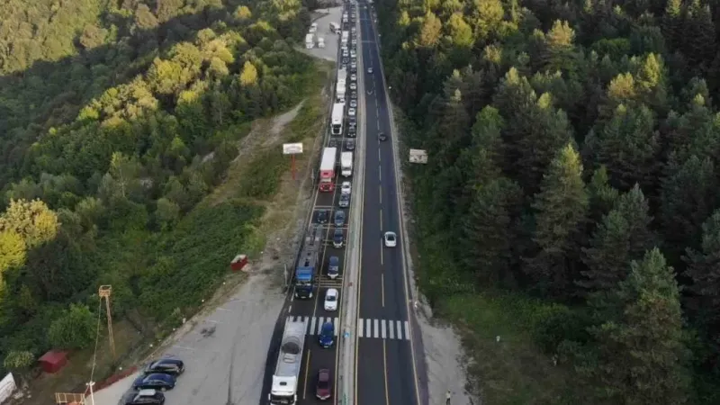 Pazar günü Bolu’dan İstanbul’a ağır taşıtlara geçiş sınırlandırıldı