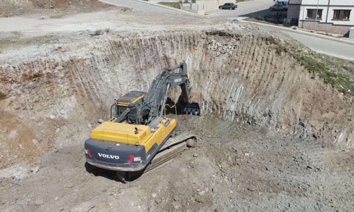 Bakan Kurum: 72 bin 596 konut yapacağımız Kahramanmaraş’ta ilk kazmayı vurduk