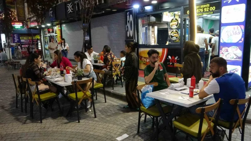 İranlılar Van’a akın etti