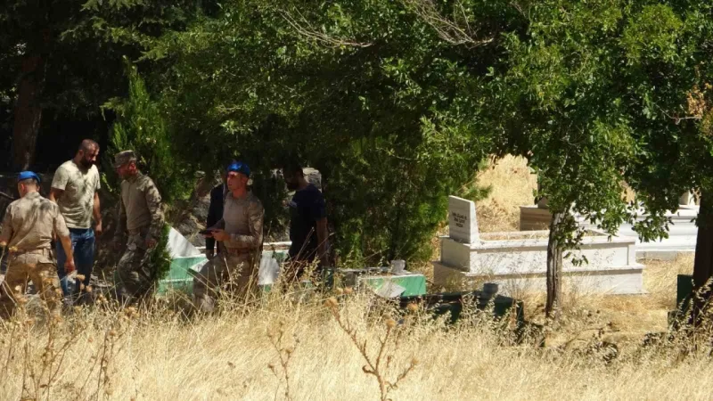 Kayıp Narin’i arama çalışmalarında mezarlıkta yer altı görüntüleme cihazıyla tarama yapıldı