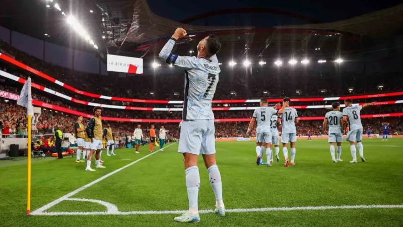 Cristiano Ronaldo, 900. golünü attı, futbol tarihine geçti