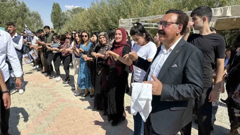 Aşiret festivaline 20 bin kişi katıldı, 300 koyun kesildi