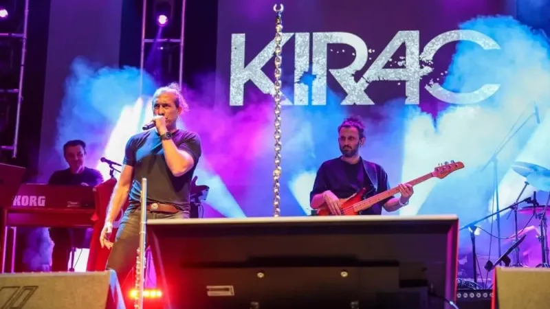 Ünlü şarkıcı Kıraç, konserine giderken kayboldu