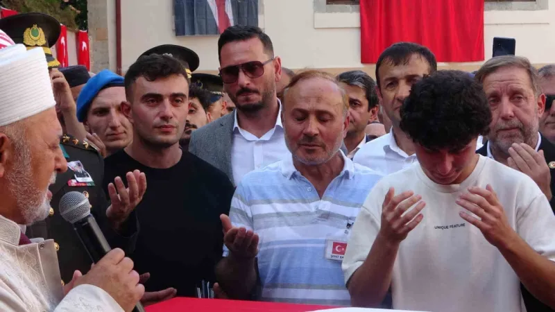 10 gün önce terfi alan şehit Üsteğmen Ömer Fatih Ayar son yolculuğuna uğurlandı