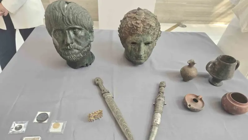 ABD’deki 14 tarihi eser Türkiye’ye iade edildi