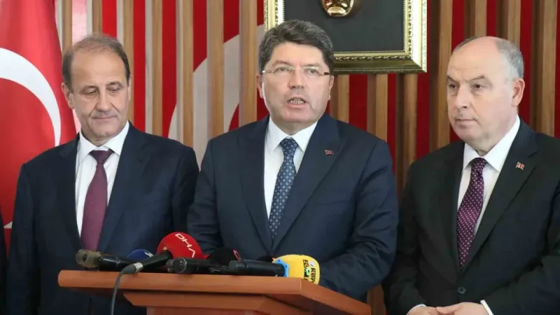 Adalet Bakanı Bakan Tunç: "Narin’i katledenlerin en ağır cezaya çarptırılması hepimizin temennisi" Adalet Bakanı Bakan Tunç: "Narin’i katledenlerin en ağır cezaya çarptırılması hepimizin temennisi"